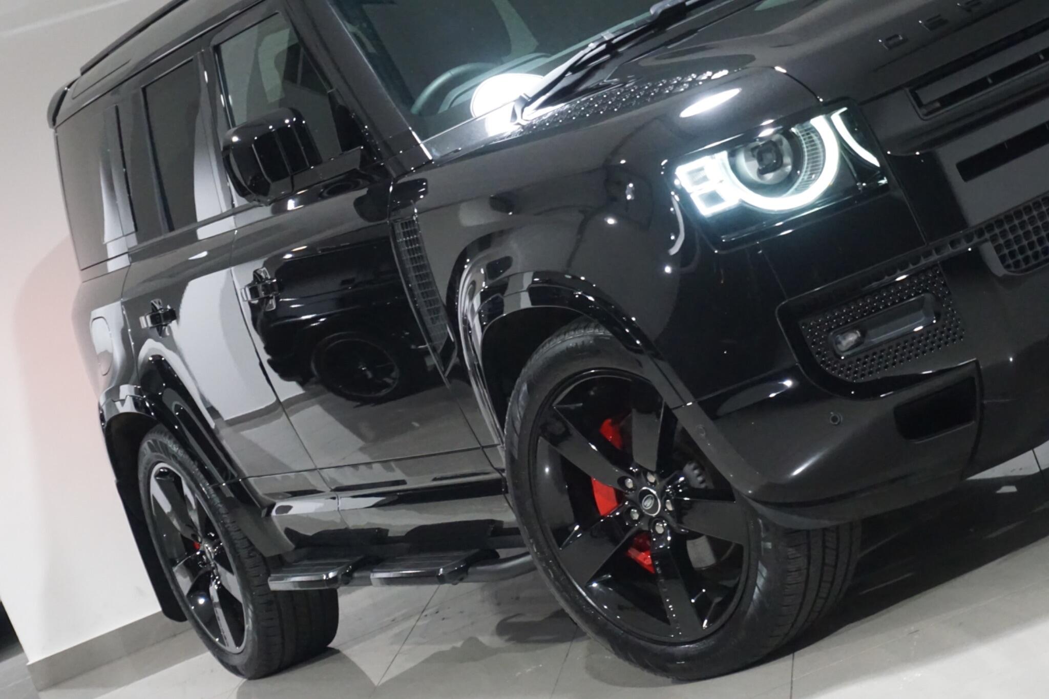 Land Rover Defender 110 3.0 D300 MHEV X-Dynamic HSE SUV 5dr Diesel Auto 4WD Euro 6 (s/s) (300 ps)